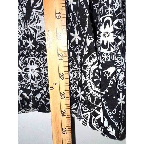 Black & White Floral Geometric Print Knee-Length Flared Skirt Apt. 9 Size 8 Cott - Picture 7 of 8